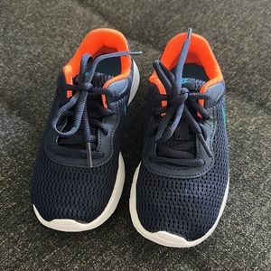 Nike sneakers for little boys/girls 12C NWO box